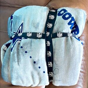 NWT NFL Cowboys reversible sherpa throw